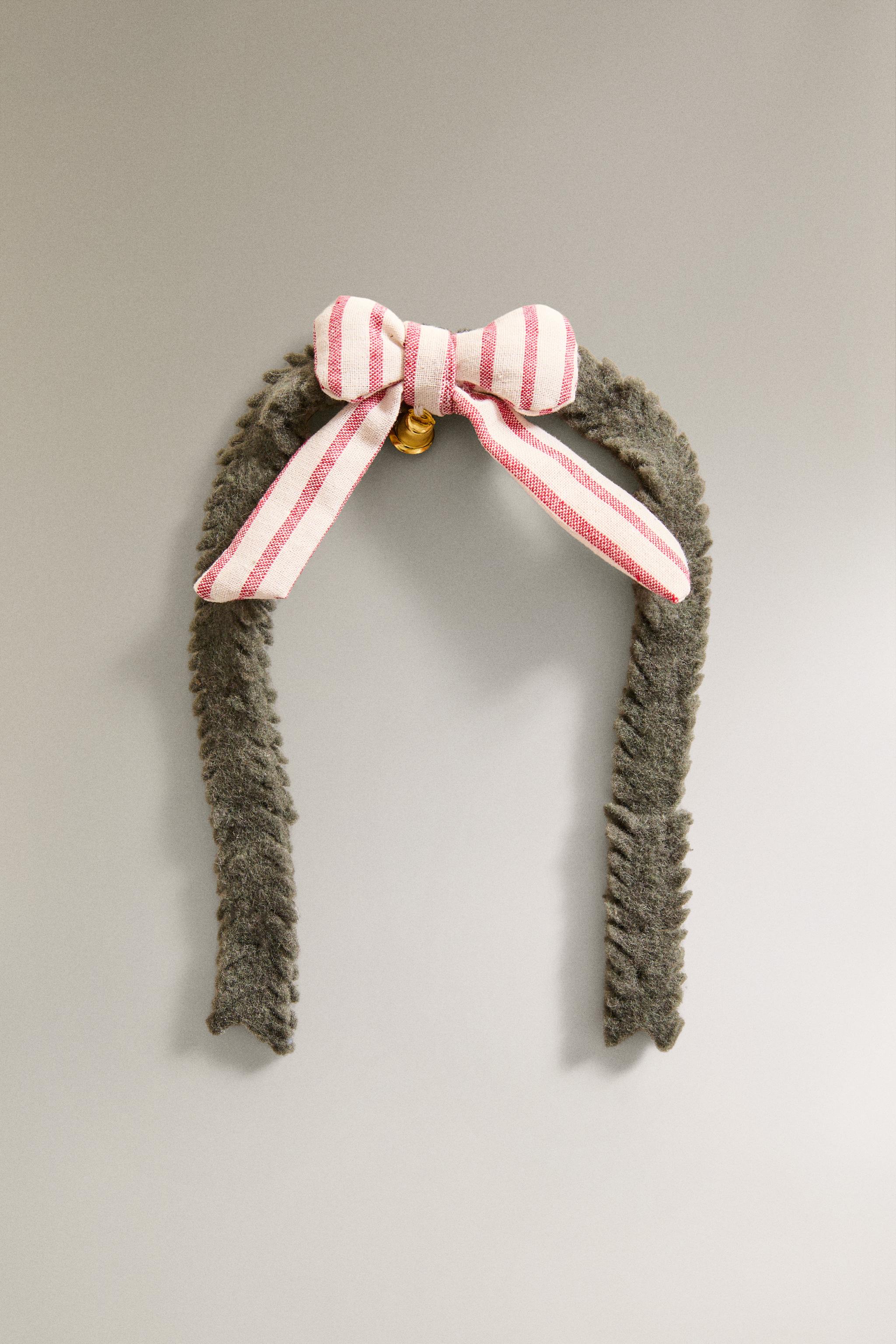 CHILDREN'S DOLLHOUSE CHRISTMAS LIVING ROOM TOY SET